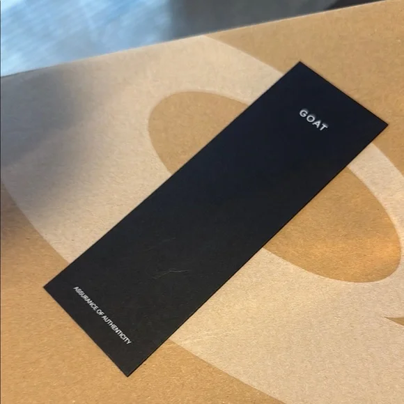 ASICS - Picture 6 of 7